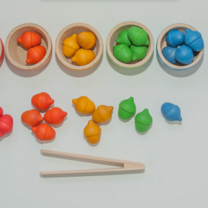 Skåler og eikenøtter